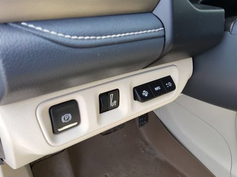 Used 2023 GMC Acadia Denali w/ Denali Technology Package AWD/4WD image 22