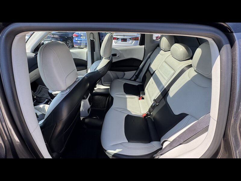 Used 2018 Jeep Compass Limited w/ Navigation Group AWD/4WD image 13