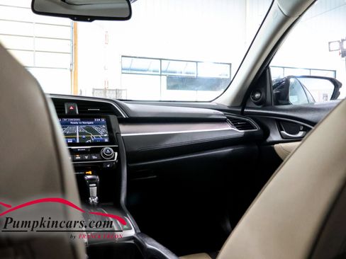 Used 2017 Honda Civic Touring image 39