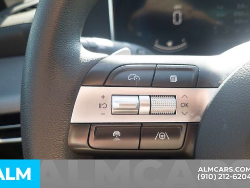 Used 2025 Hyundai Sonata SEL FWD image 13