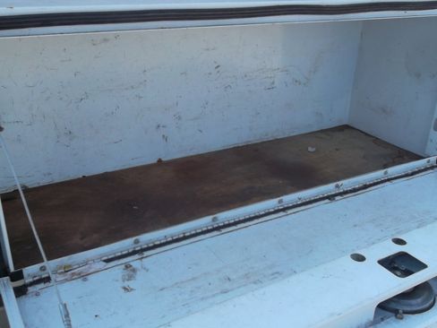 Used 2010 Ford F550 2WD Regular Cab Super Duty image 12