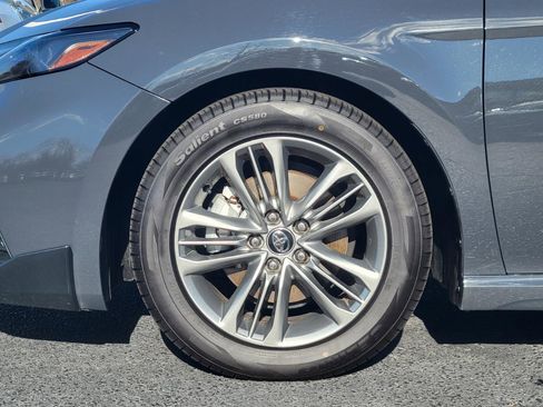 Used 2025 Toyota Camry SE image 10