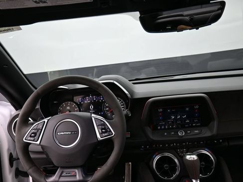 Used 2019 Chevrolet Camaro ZL1 RWD image 11