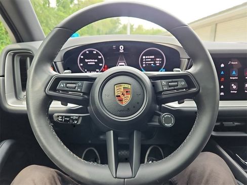 Certified 2025 Porsche Cayenne image 18