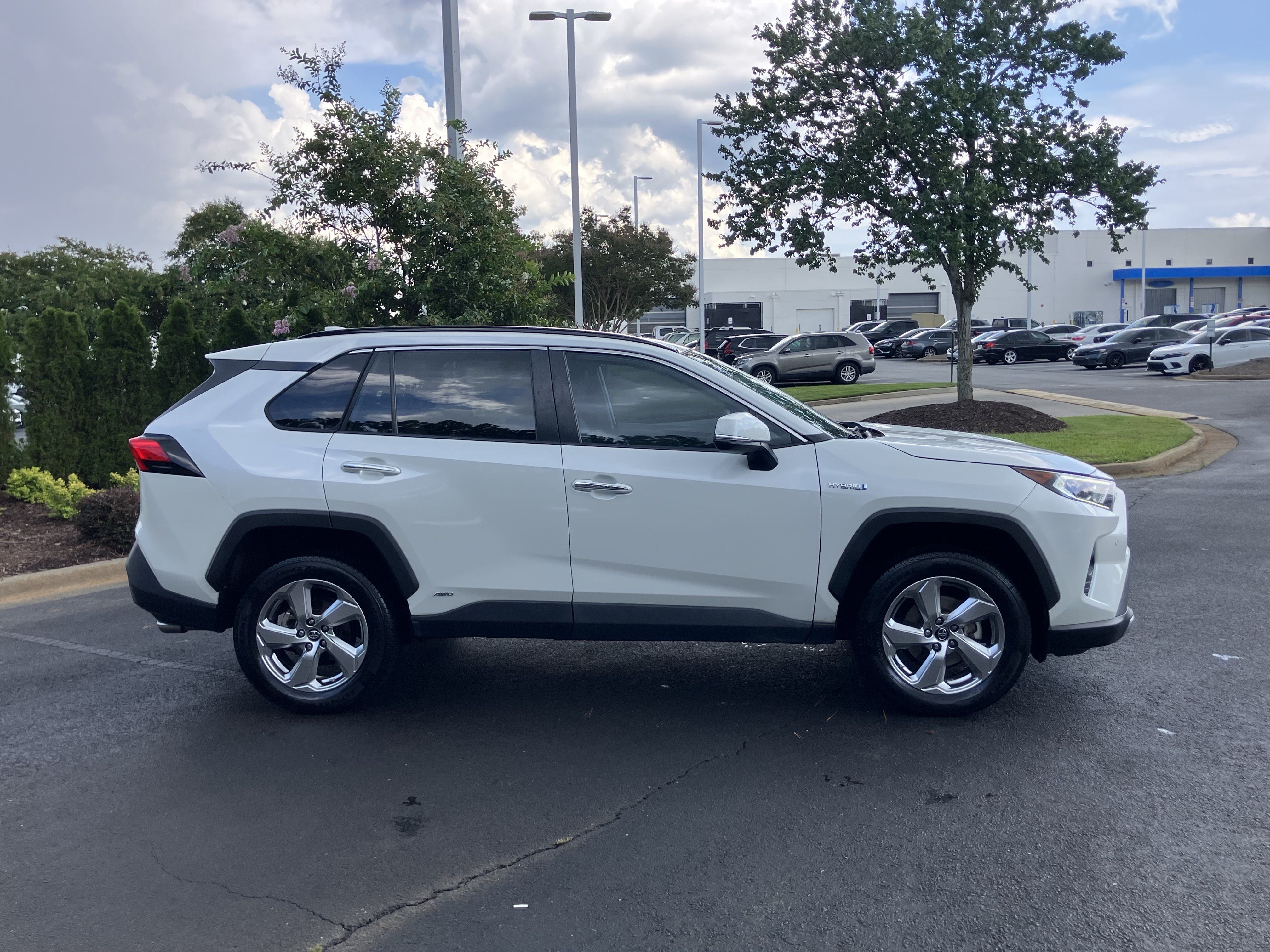 Used 2019 Toyota RAV4 Limited w/ Limited Grade Weather Package AWD/4WD image 11