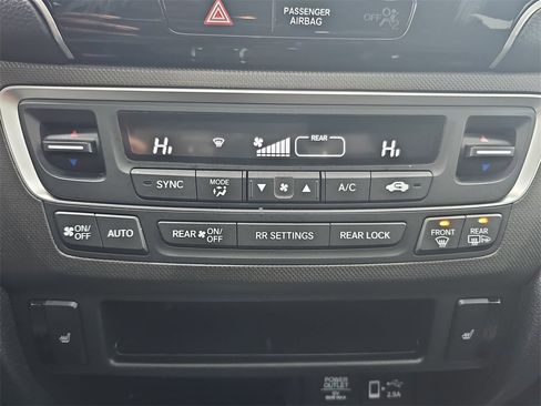 Used 2022 Honda Pilot TrailSport image 29