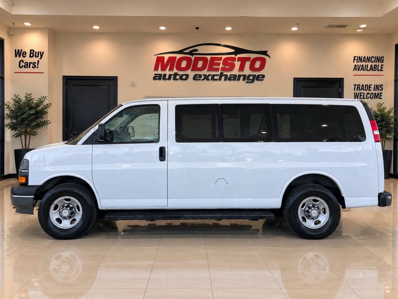 Used 2010 Chevrolet Express 3500 LT w/ LT Preferred Equipment Group RWD image 7