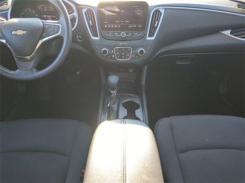 Used 2024 Chevrolet Malibu LT image 17