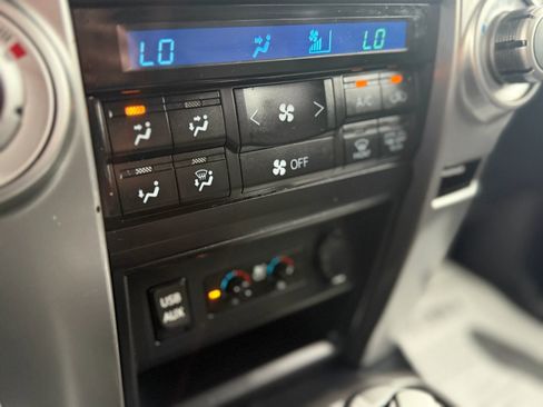 Used 2016 Toyota 4Runner Limited image 29