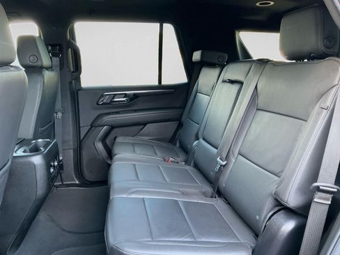 Used 2025 Chevrolet Tahoe Z71 AWD/4WD image 14