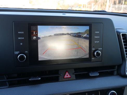 Used 2023 Kia Sportage LX image 25