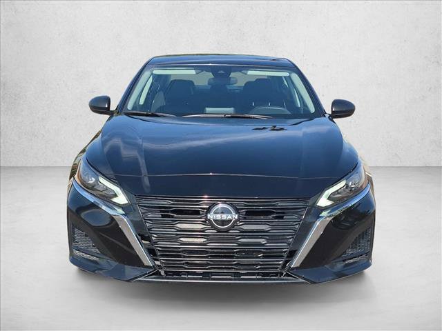 Used 2025 Nissan Altima 2.5 SV FWD image 2