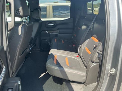 Used 2021 GMC Sierra 1500 AT4 w/ AT4 Value Package AWD/4WD image 9