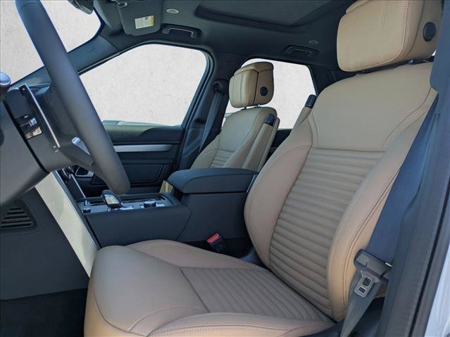 New 2026 Land Rover Discovery Limited Edition AWD/4WD image 4
