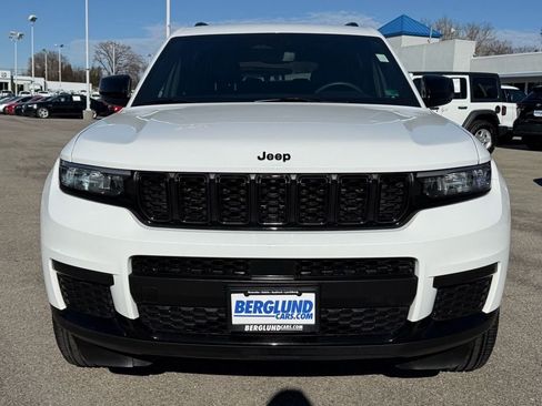 Used 2024 Jeep Grand Cherokee L Laredo image 9