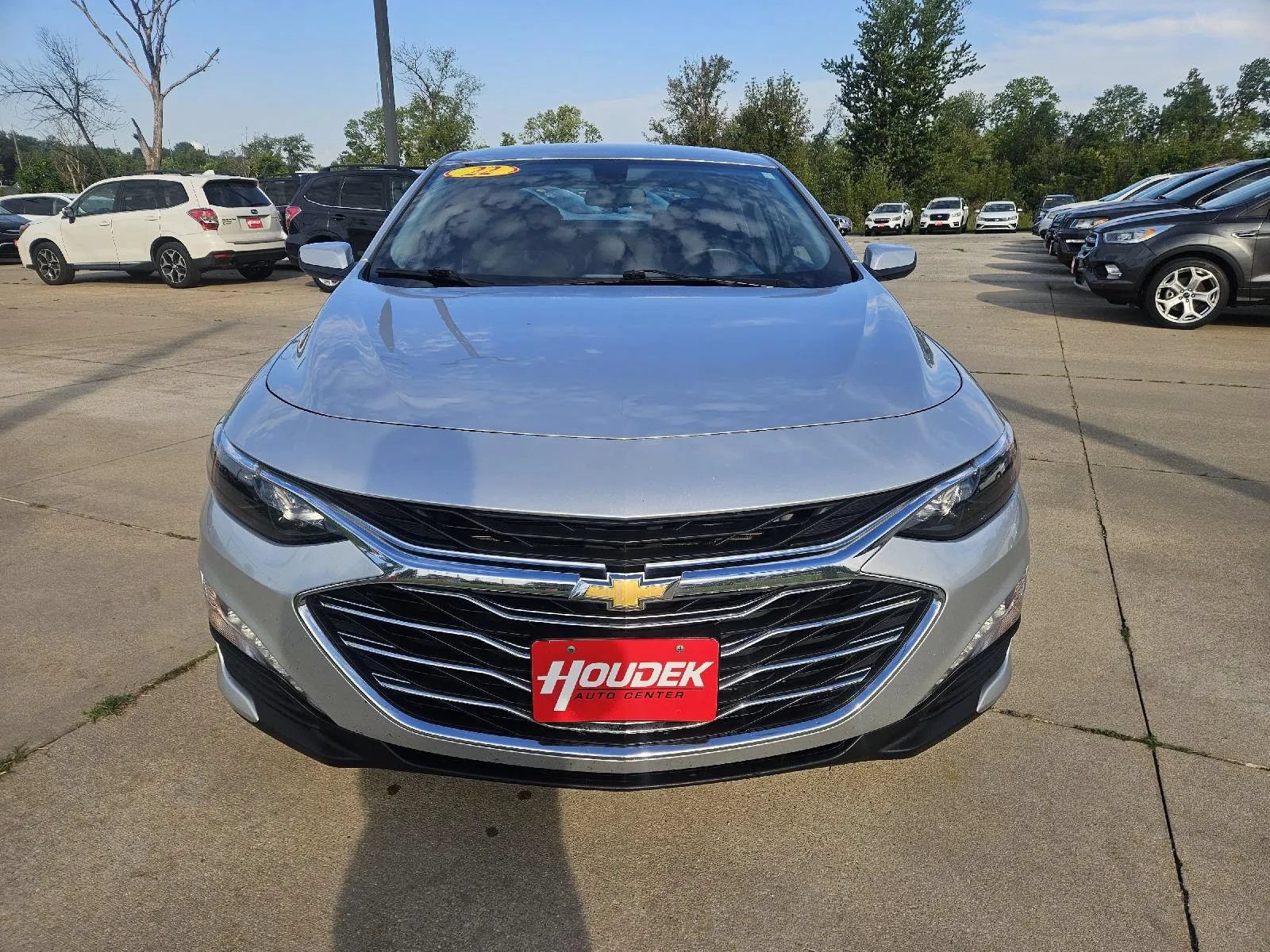 Used 2022 Chevrolet Malibu LT FWD image 2