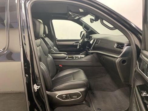 Used 2023 Jeep Wagoneer Series II image 29