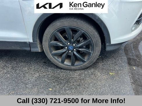Used 2019 Ford Escape SE FWD image 19