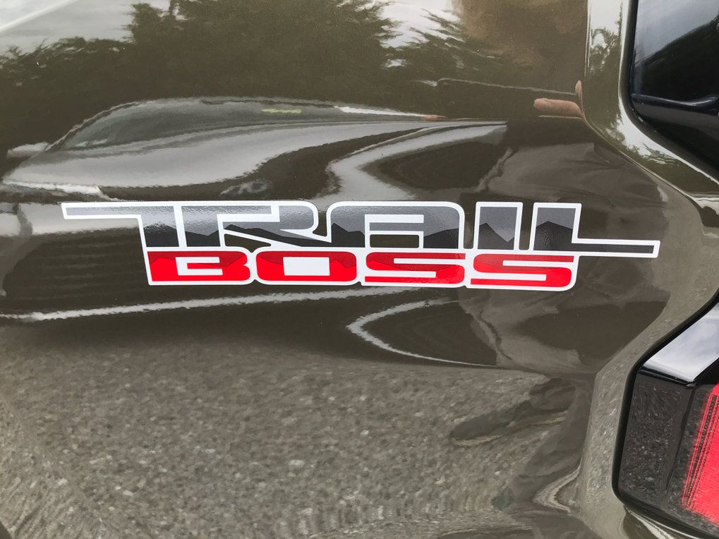 Used 2025 Chevrolet Colorado Trail Boss AWD/4WD image 9