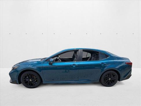 New 2025 Toyota Camry SE image 5