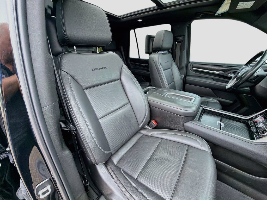 Used 2021 GMC Yukon Denali w/ Denali Premium Package AWD/4WD image 34