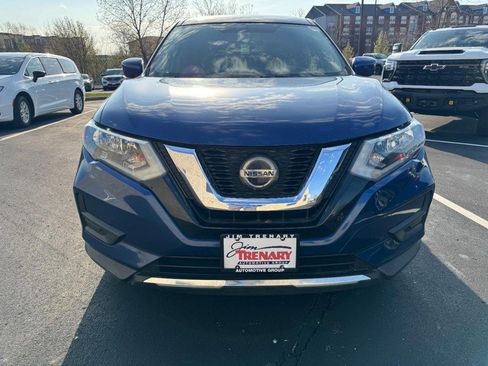 Used 2018 Nissan Rogue S image 2