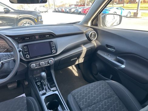 Used 2023 Nissan Kicks SV image 16