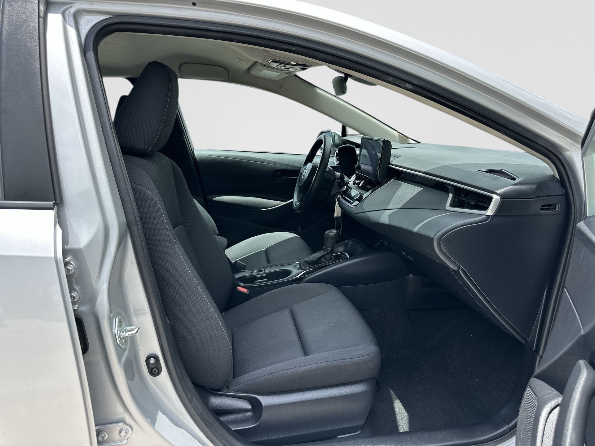 Used 2023 Toyota Corolla LE FWD image 27