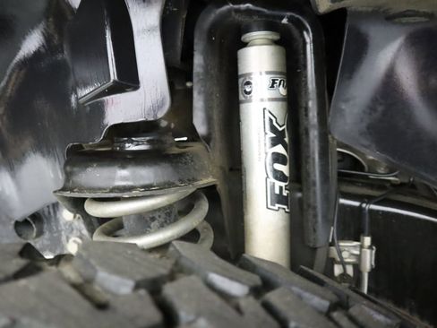 Used 2018 Jeep Wrangler Rubicon w/ Power Convenience Group image 38