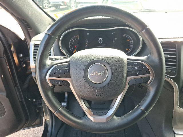 Used 2019 Jeep Grand Cherokee Laredo AWD/4WD image 18
