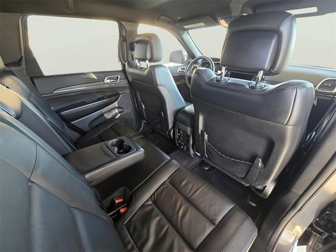 Used 2019 Jeep Grand Cherokee Limited image 15