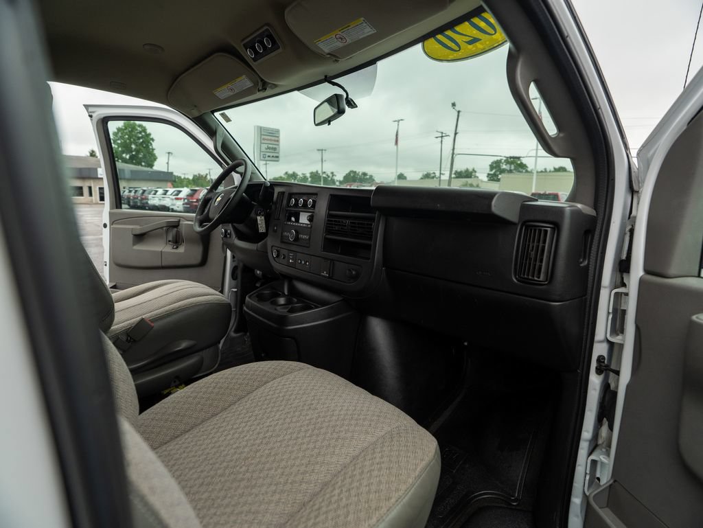 Used 2018 Chevrolet Express 3500 LT w/ LT Preferred Equipment Group RWD image 15