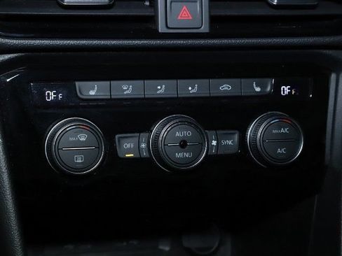 Certified 2023 Volkswagen Taos SEL AWD/4WD image 28
