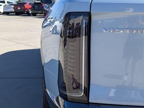 New 2026 Cadillac Vistiq Sport image 10