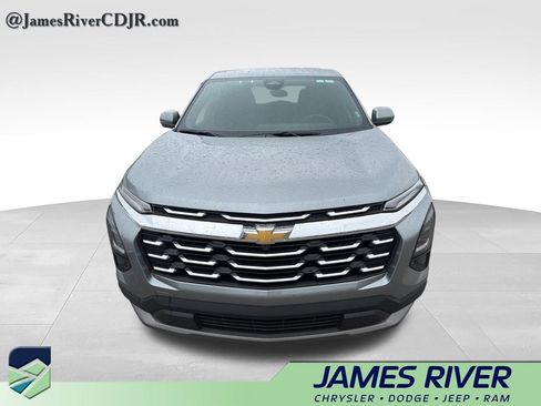 Used 2026 Chevrolet Equinox LT FWD image 3