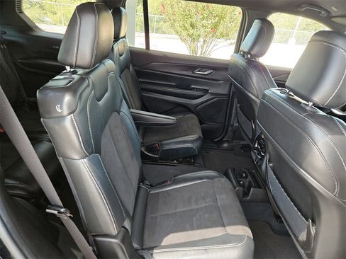 Used 2023 Jeep Grand Cherokee L Laredo image 30