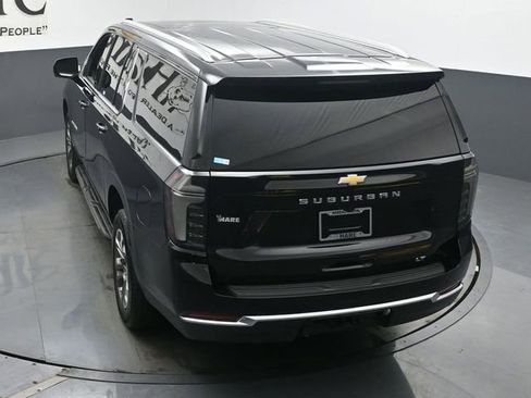 Used 2025 Chevrolet Suburban LT w/ Comfort Package image 58