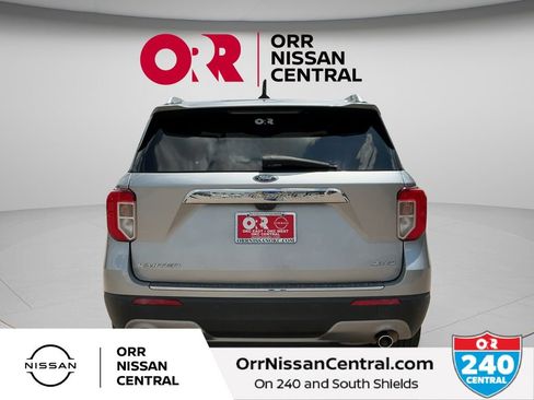 Used 2021 Ford Explorer Limited w/ Equipment Group 301A AWD/4WD image 6