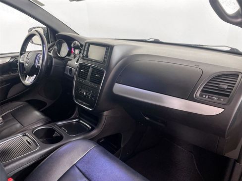 Used 2017 Dodge Grand Caravan GT FWD image 28