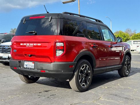 Used 2023 Ford Bronco Sport Outer Banks w/ Tech Package AWD/4WD image 13