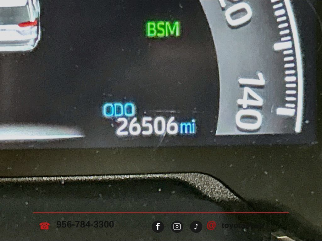 Used 2025 Toyota RAV4 XSE AWD/4WD image 11