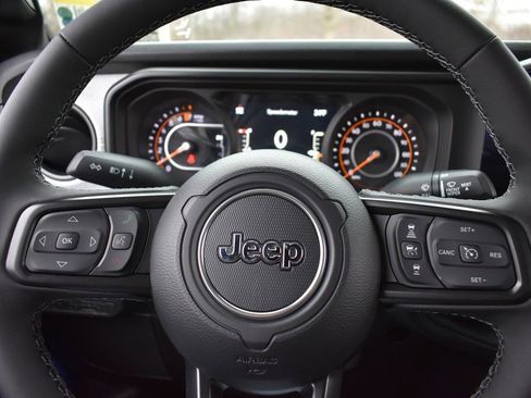 New 2026 Jeep Gladiator Sport image 17