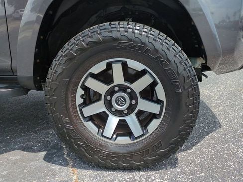 Used 2022 Toyota 4Runner TRD Off-Road Premium AWD/4WD image 11