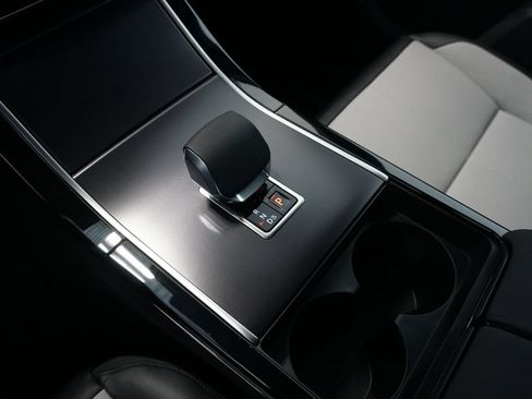 New 2026 Land Rover Range Rover Velar Dynamic SE AWD/4WD image 14