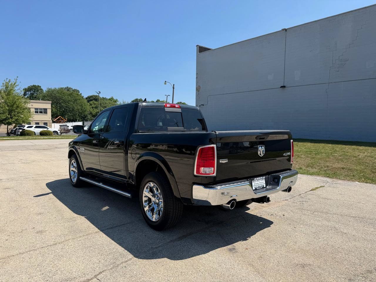 Used 2018 RAM 1500 Laramie w/ Convenience Group AWD/4WD image 5