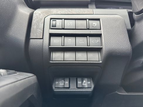 New 2026 Toyota Tacoma Limited image 19