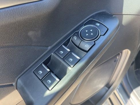 New 2024 Ford Escape SE image 25