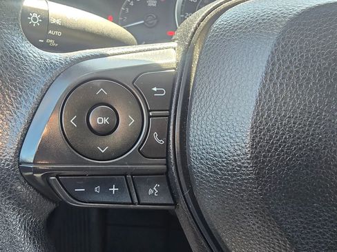 Used 2020 Toyota Corolla LE FWD image 19