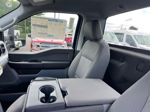 New 2026 Ford F250 XL w/ XL Chrome Package image 8