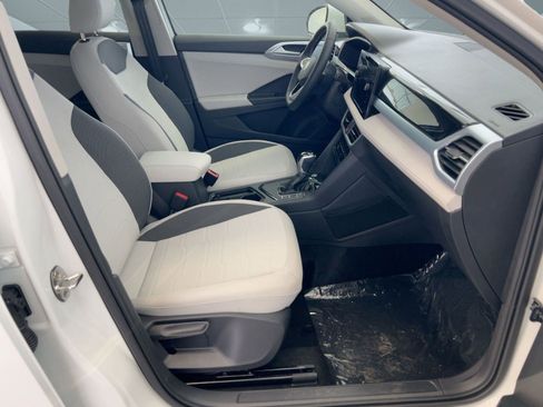 New 2026 Volkswagen Taos SE image 27